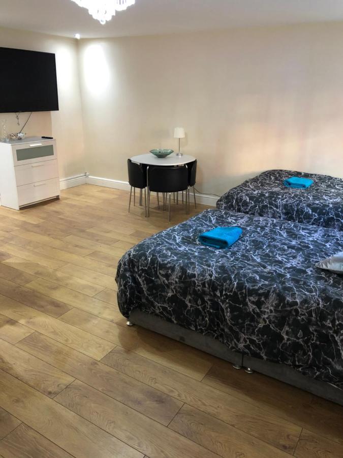 Big Room Rusholme With Tv And Private Bathroom-Parking&Wifi Манчестер Экстерьер фото